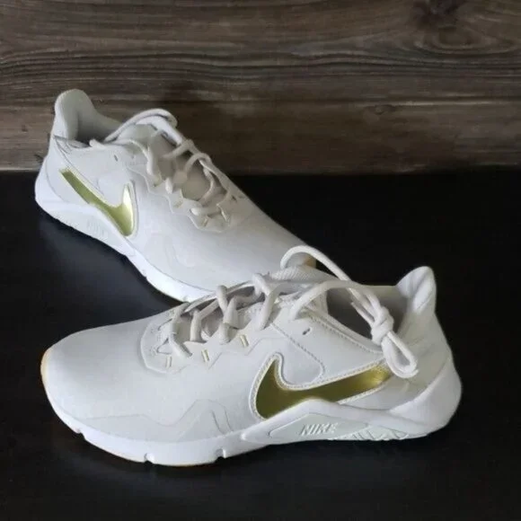 New‎ Nike Legend Essential Womens Running Shoes Size 8 Casual LIghtweight Gym